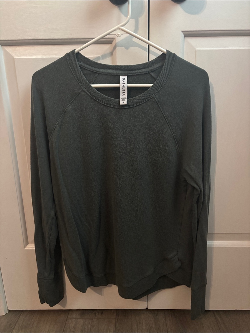 Athleta Crewneck Pullover Sweatshirt in Olive